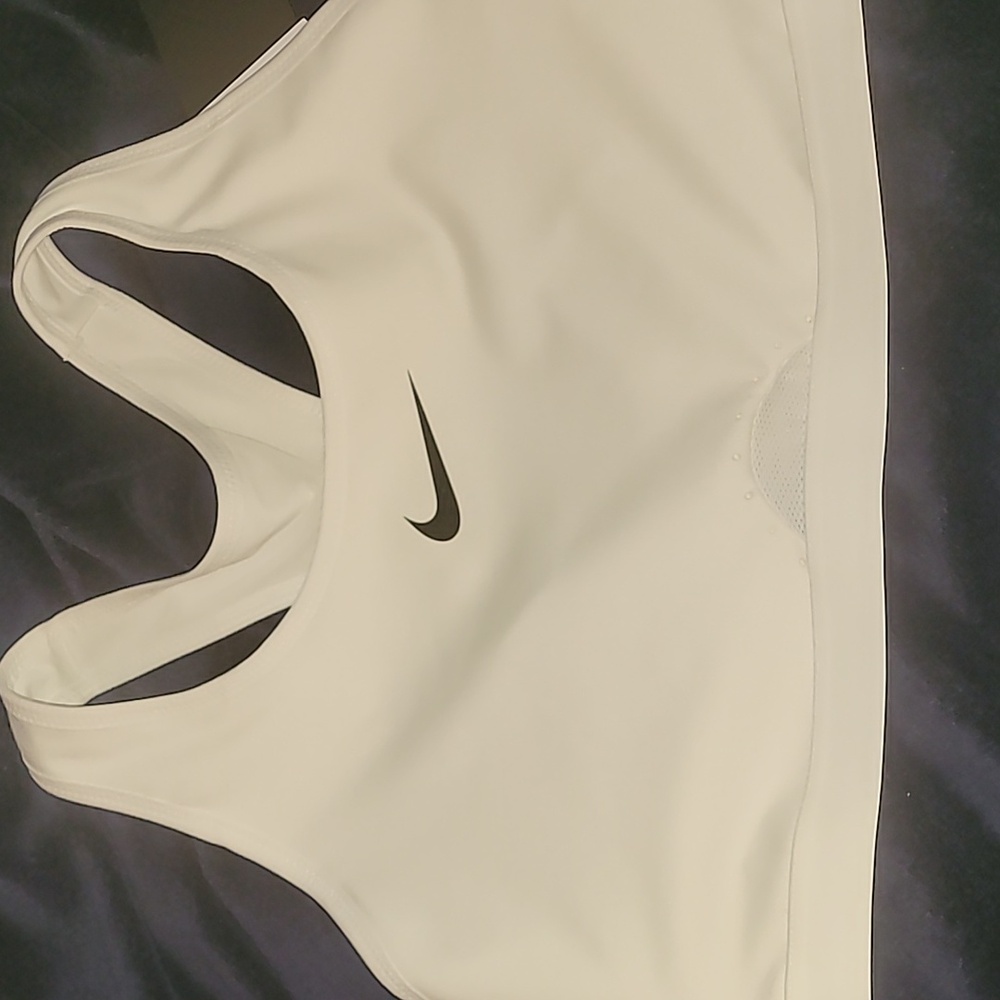 Nike Swoosh Bra